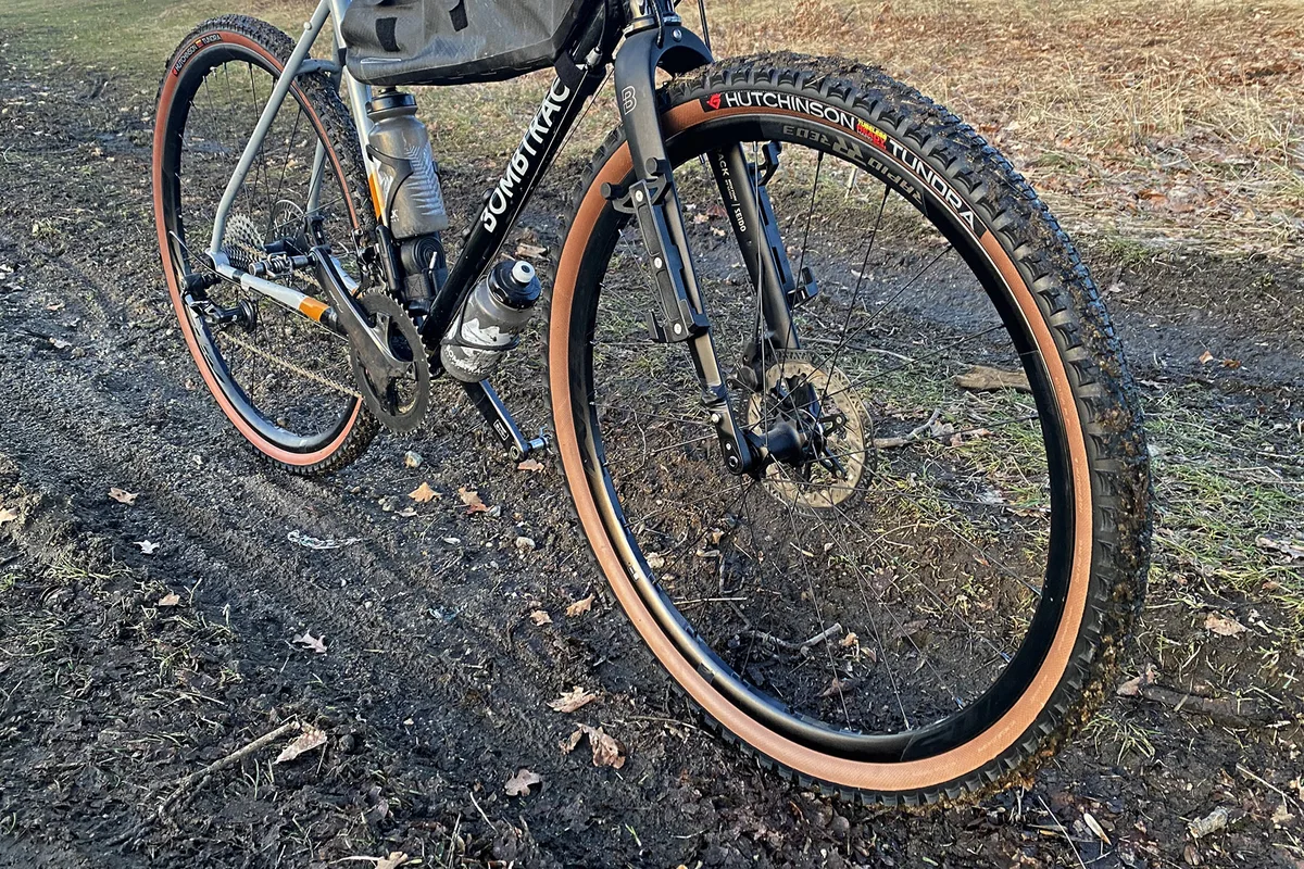 gravel bike tire tread